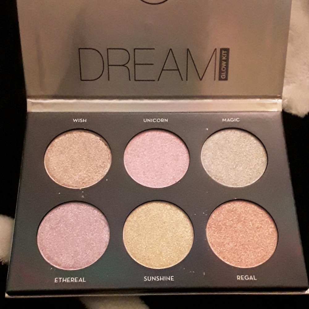 Anastasia of beverly hills dream glow kit